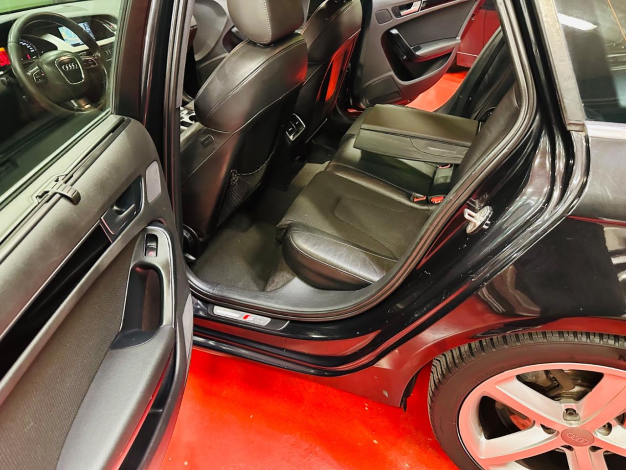 Audi A4 Avant 2.0 TDI 143CV 6Marce S-Line