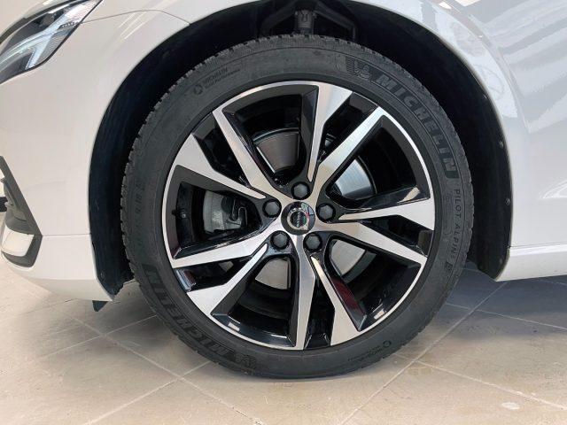 VOLVO V60 2.0 B4 CORE AUTO