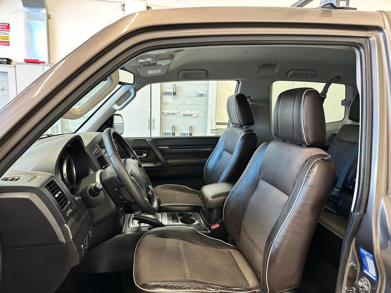 Mitsubishi Pajero 3.2 cr Instyle 200cv 3p auto