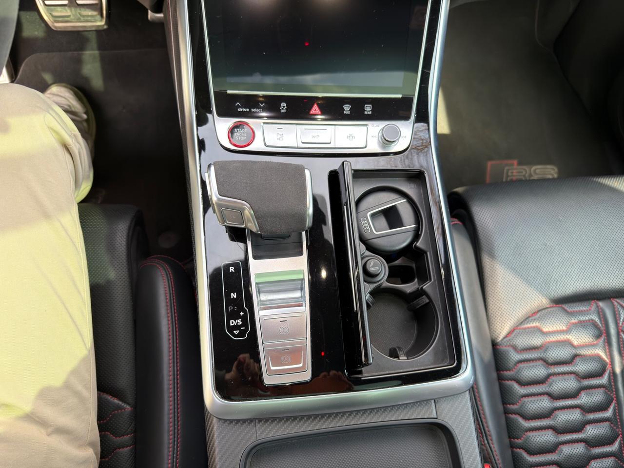 Audi Q8 RS TFSI V8 quattro tiptronic