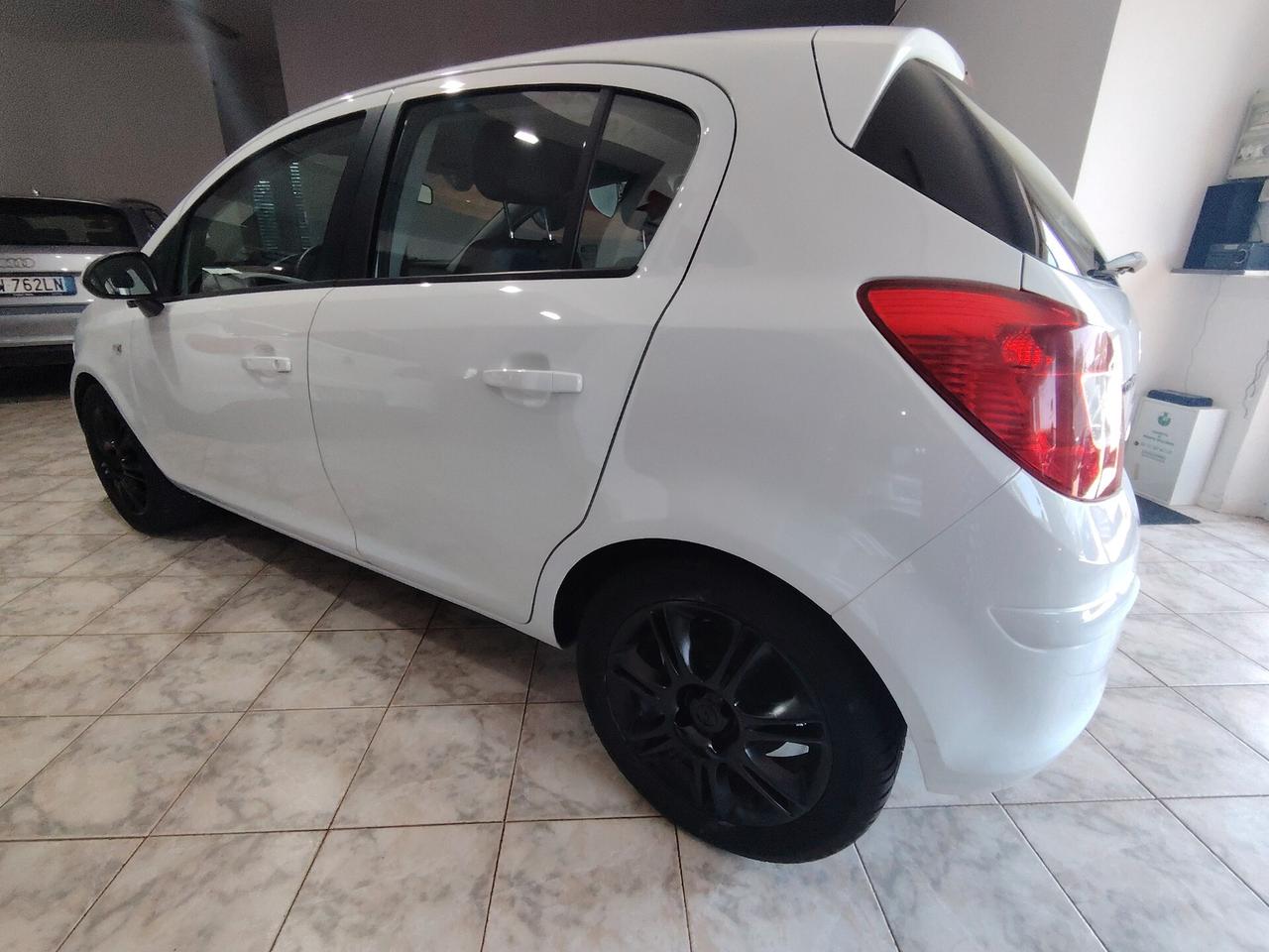 Opel Corsa 1.2 85CV 5 porte GPL-TECH Edition