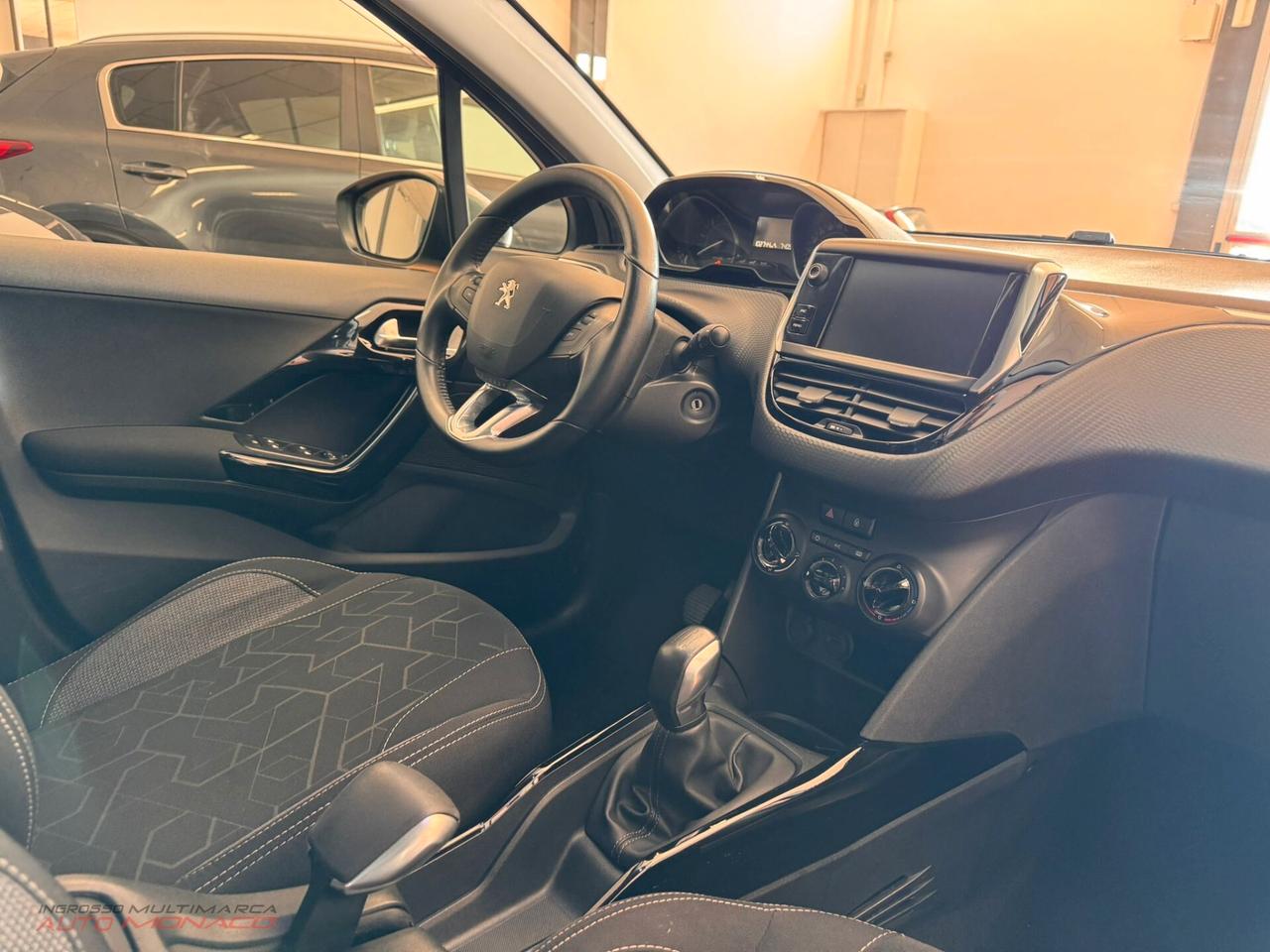 Peugeot 2008 BlueHDi 100cv Business 2019