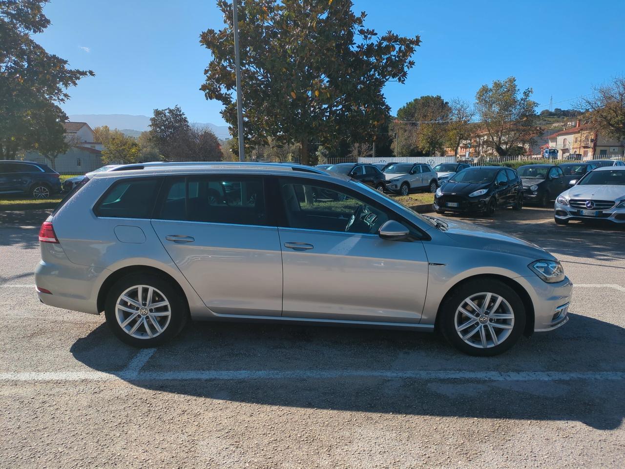 Volkswagen Golf Variant 1.4 TGI R-LINE