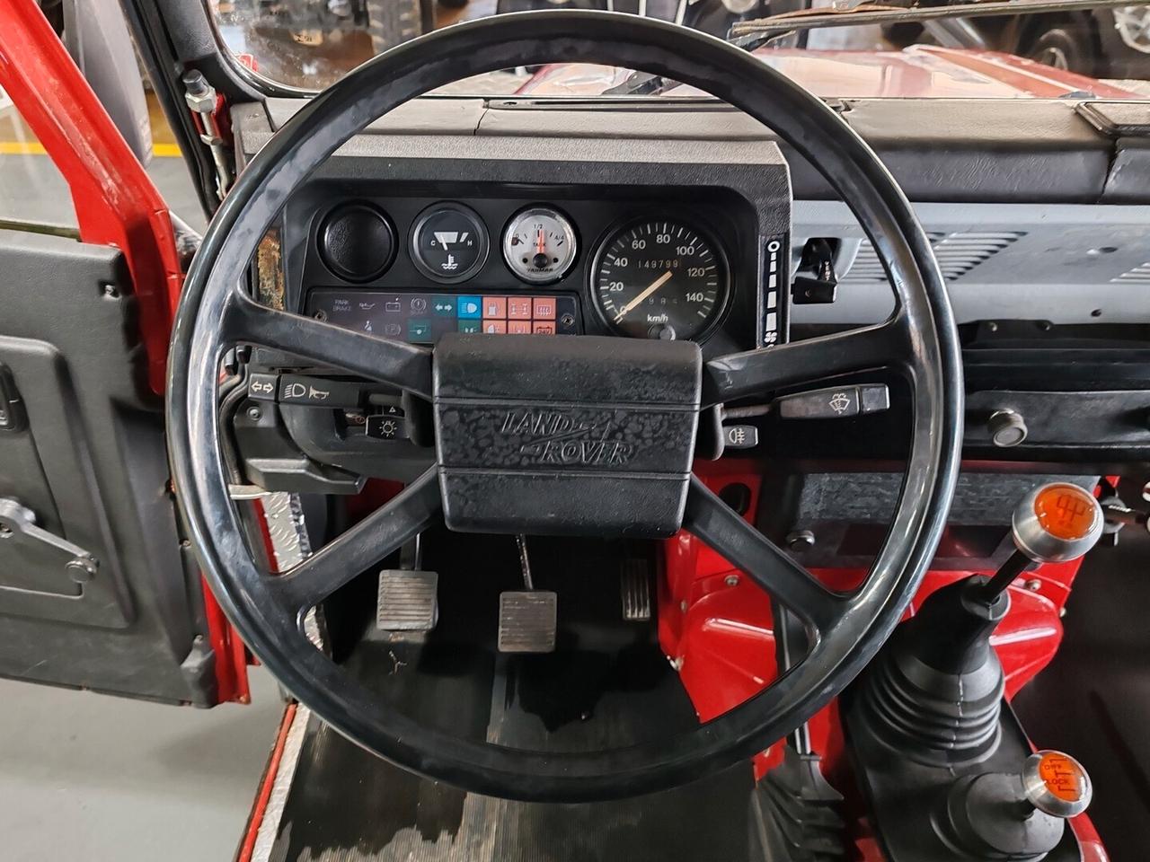 Land Rover Defender 90 turbodiesel Station Wagon County