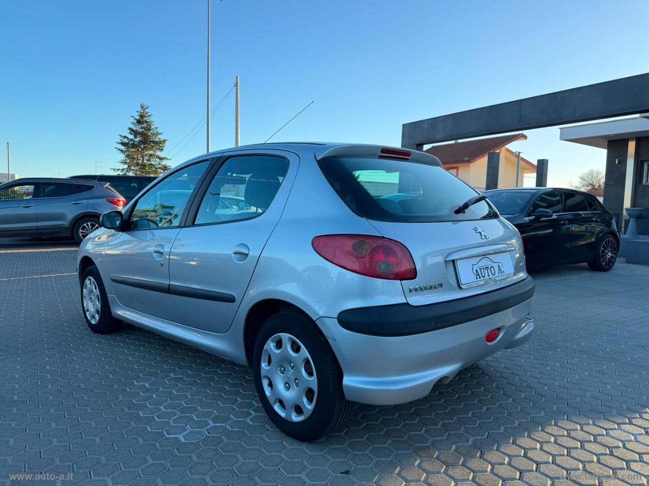 PEUGEOT 206 1.1 5p. S