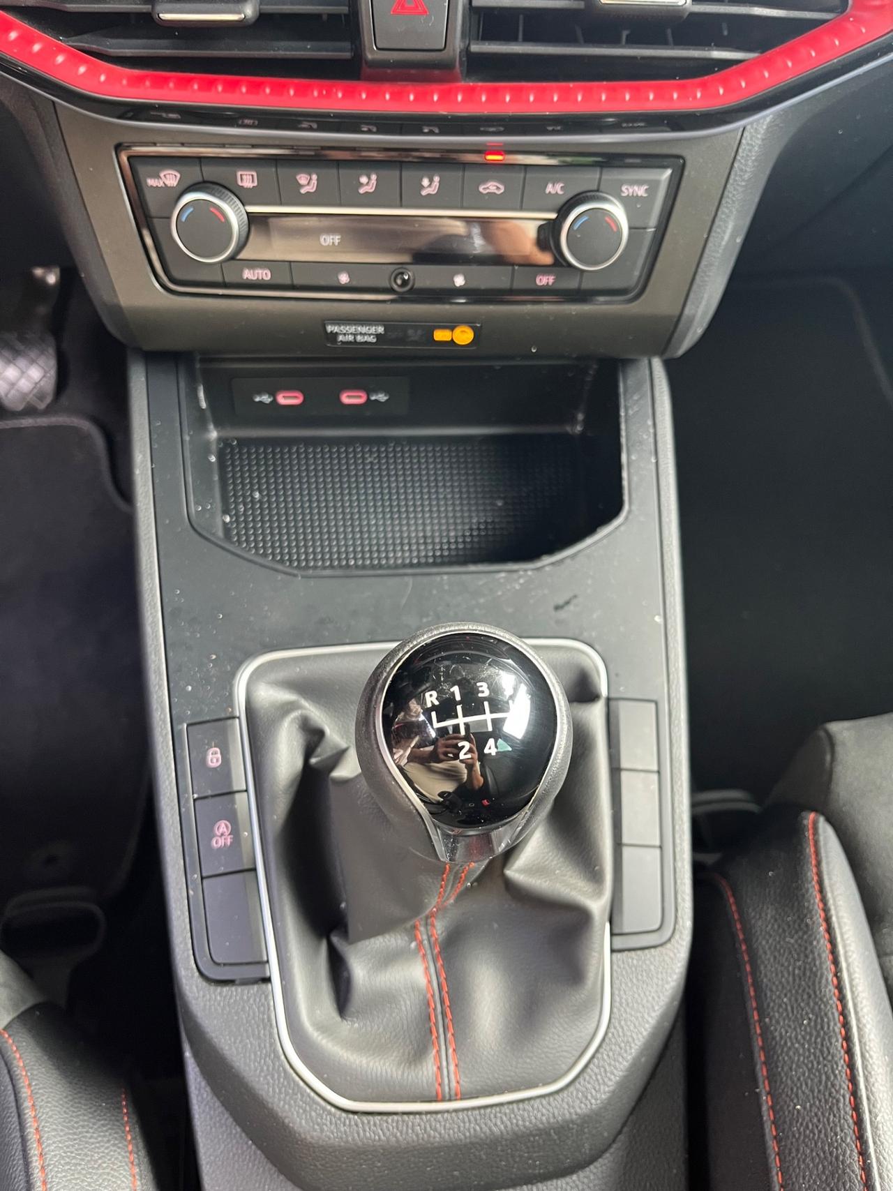 Seat Ibiza 2023 1.0 BENZINA FR INCIDENTATA