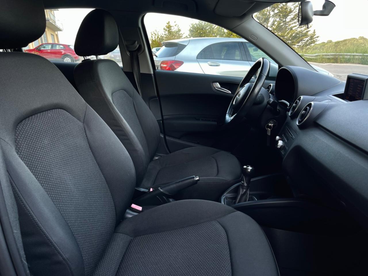 Audi A1 1.6 TDI 90cv S line edition NEOPATENTATI