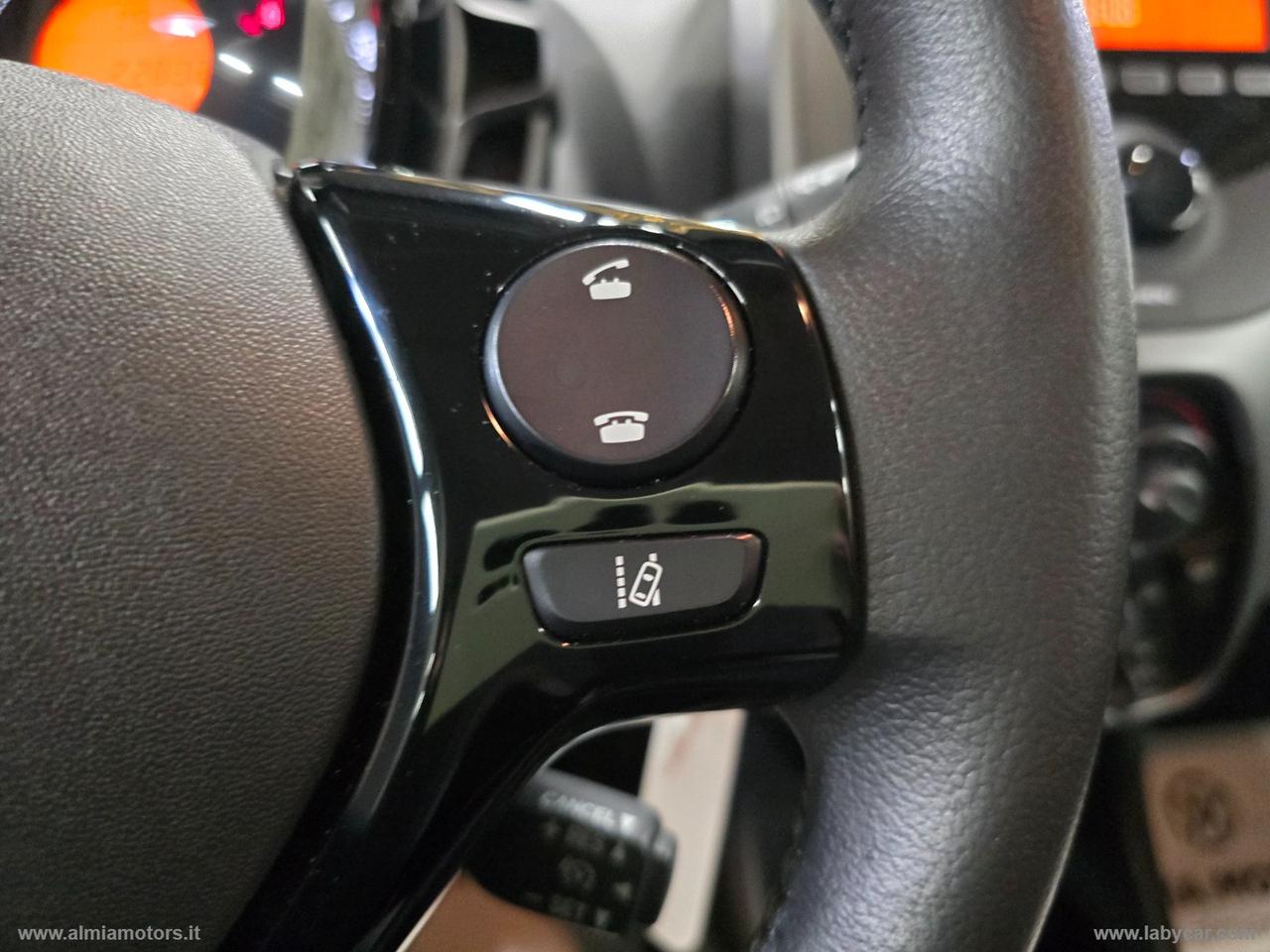 TOYOTA Aygo Connect 1.0 VVT-i 72 CV 5p. x-play