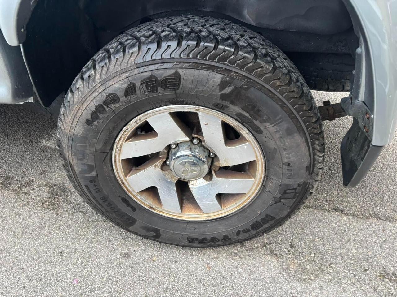 Mitsubishi L200 2.5 TDI 4WD Club Cab Pick-up GLX