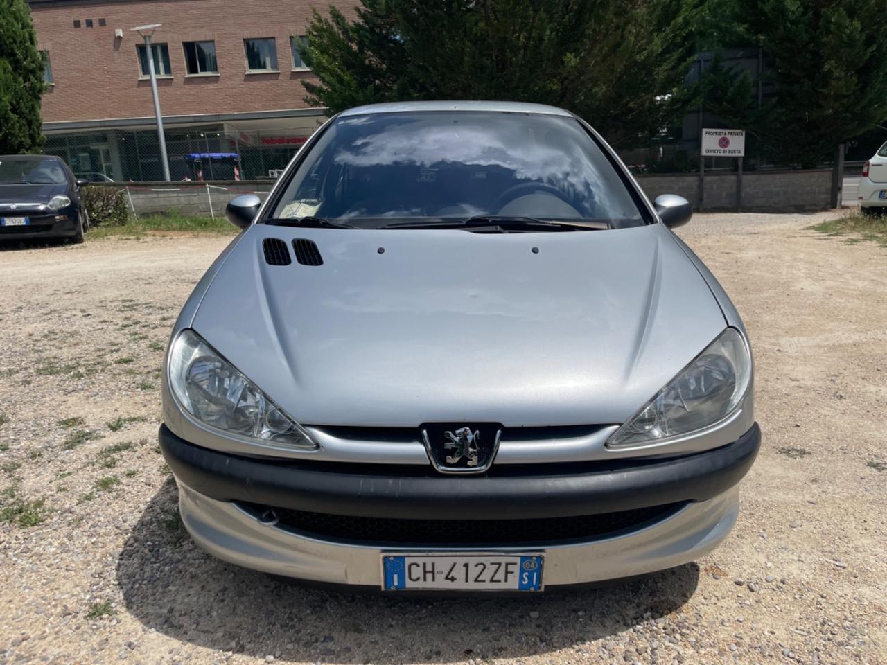 Peugeot 206 1.1 3p. XT