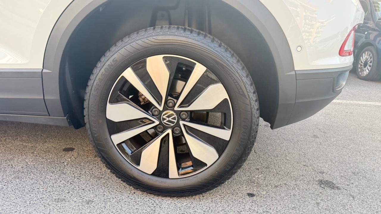 Volkswagen T-Roc 1.0 TSI Style LED NAVI COCKPIT PDC CERCHI 17 CLIMA AUTOMATICO COMANDI AL VOLANTE BICOLORE
