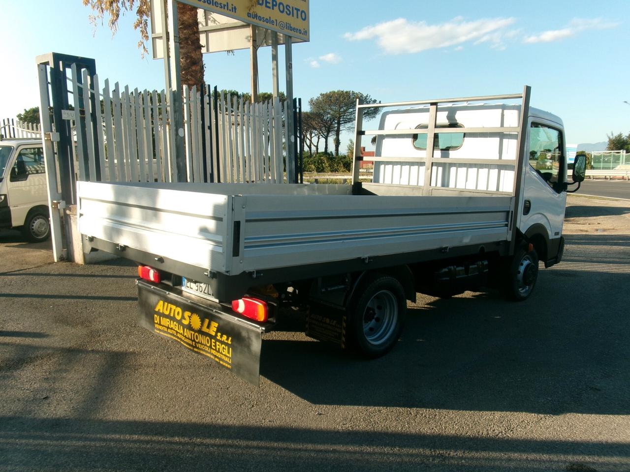 Nissan Cabstar 35-12 EURO 5 2.5 120CV CASSONE FISSO CORTO DA 3.25 METRI