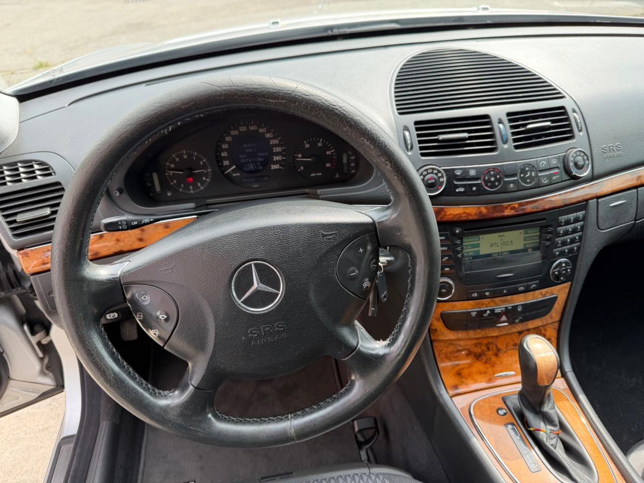 Mercedes-benz E 270 CDI cat Elegance