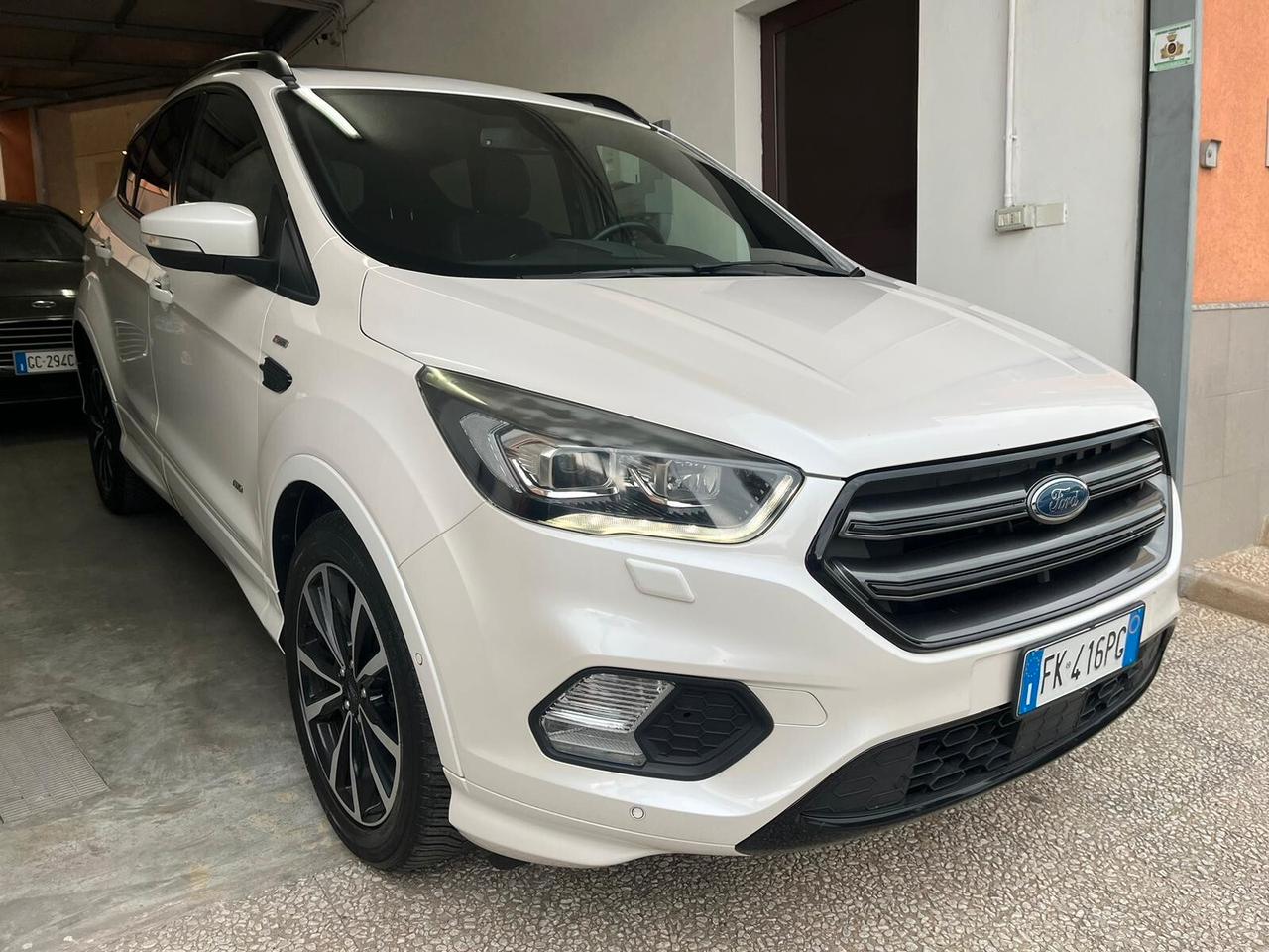 Ford Kuga 2.0 TDCI 150 CV 4WD ST-Line TETTO