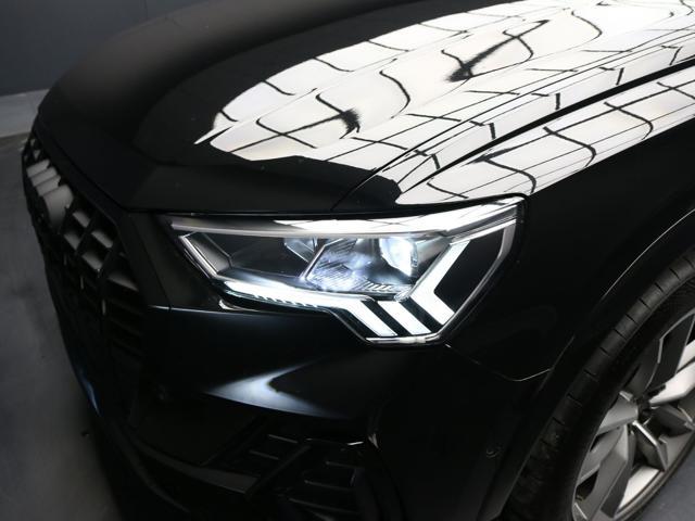 AUDI Q3 35 TDI S tronic Identity Black
