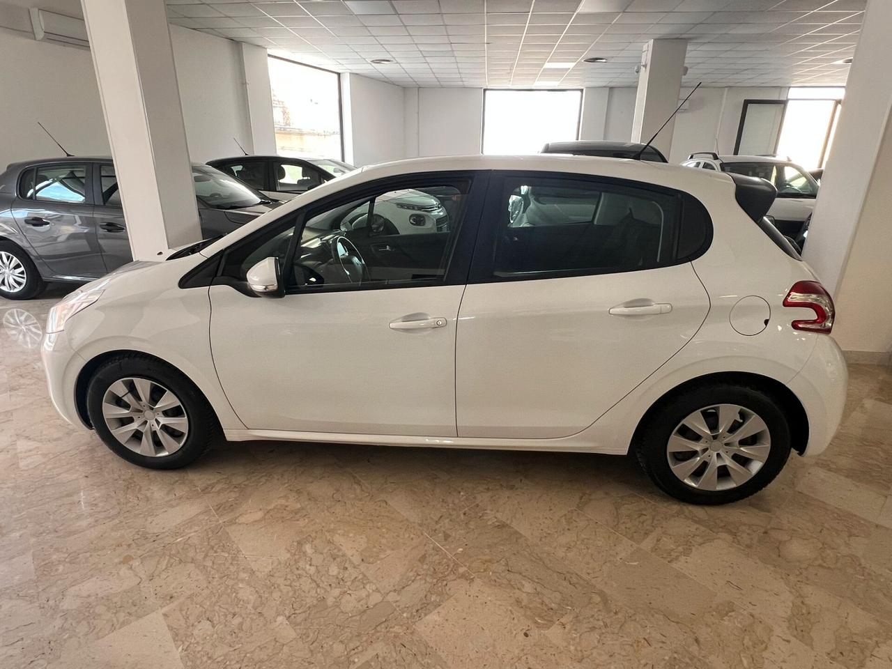 Peugeot 208 1.6 e-HDi 92 CV Stop&Start 5 porte Active