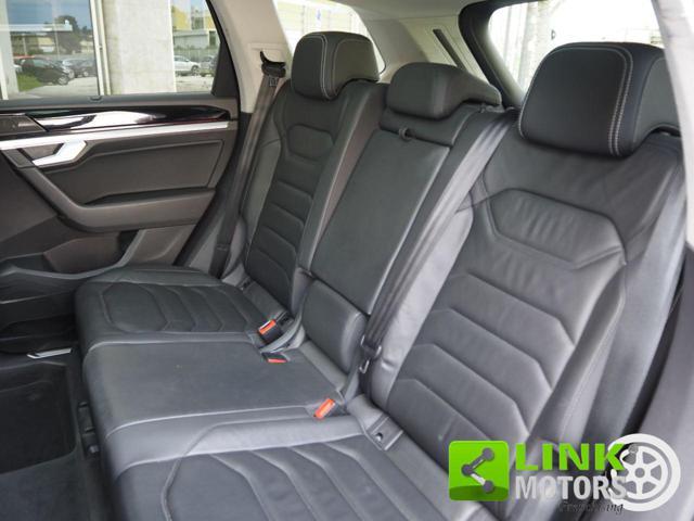 VOLKSWAGEN Touareg 3.0 V6 TDI 286 CV R-LINE