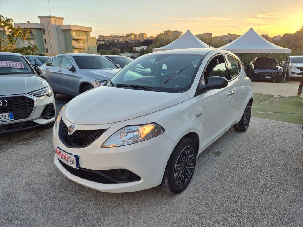 Lancia Ypsilon 1.2 69CV GPL Ecochic Gold