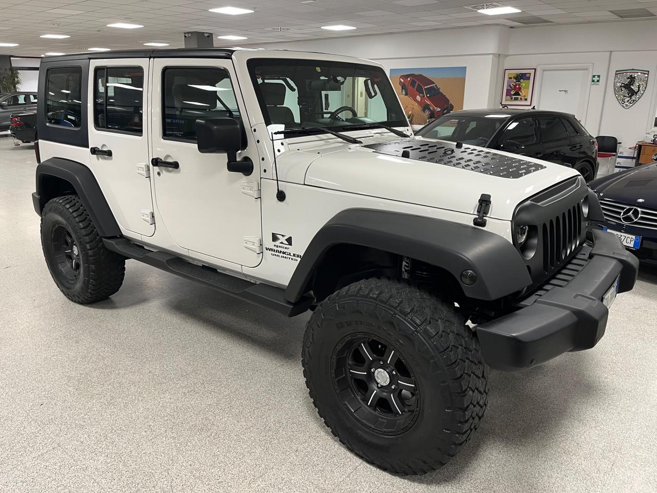 Jeep Wrangler Unlimited 3.8 V6 Sahara Auto 208cv