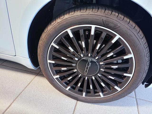 FIAT 500e Berlina 42 kWh La Prima by Bocelli