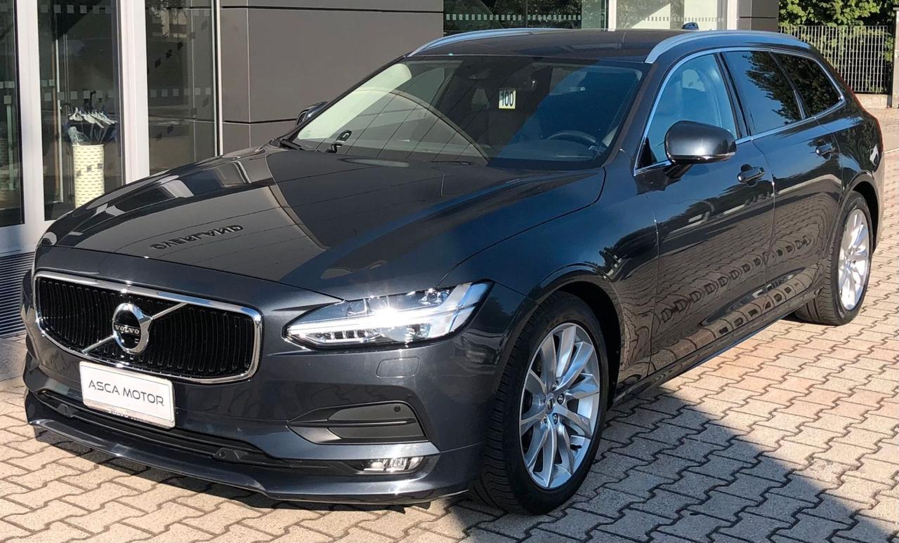 Volvo V90 D3 Geartronic Momentum // IVA ESPOSTA //