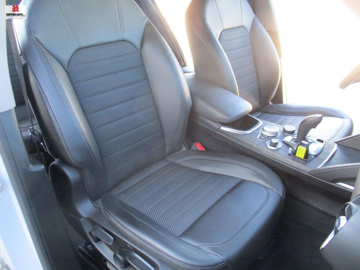 A.R.Stelvio 2.2 T.diesel 190cv AT8 RWD Exec.-2021 FULL