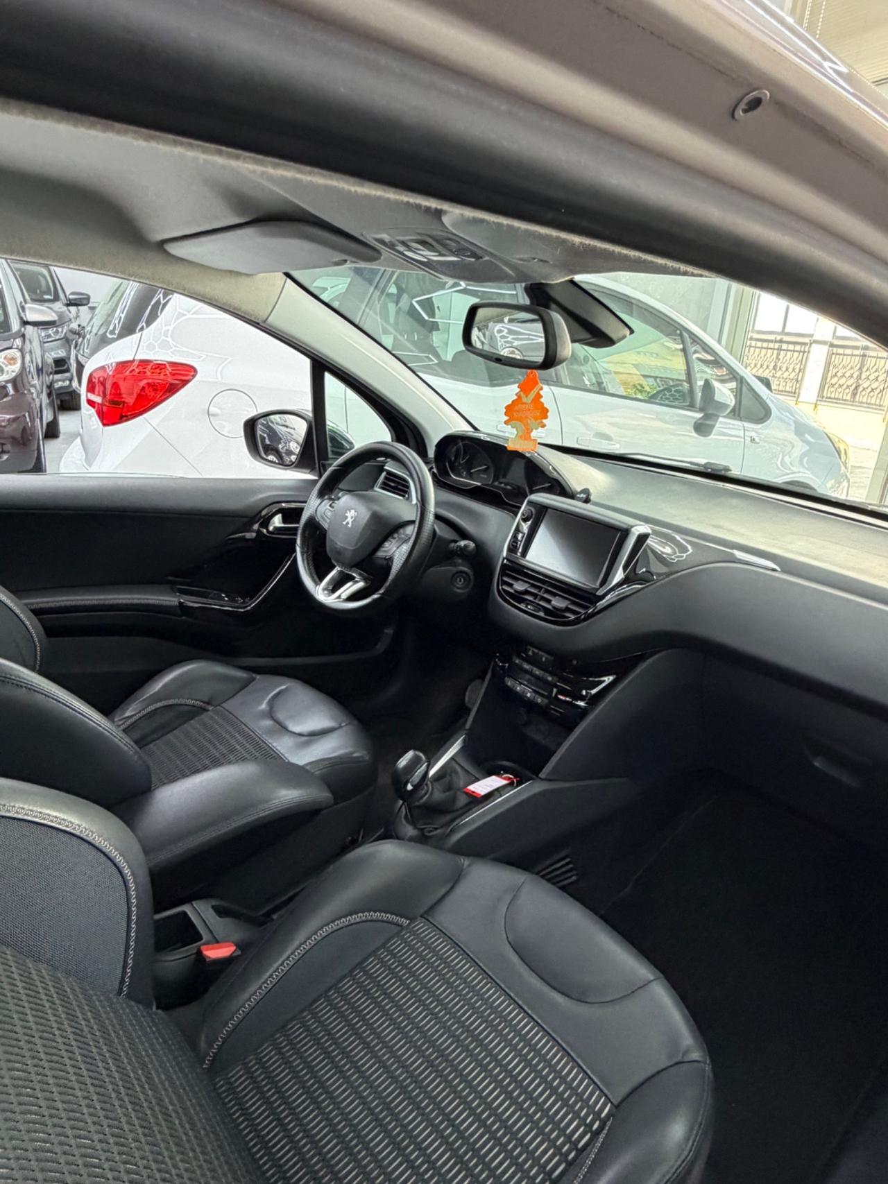 Peugeot 208 1.2 VTi 82 CV 3 porte Allure