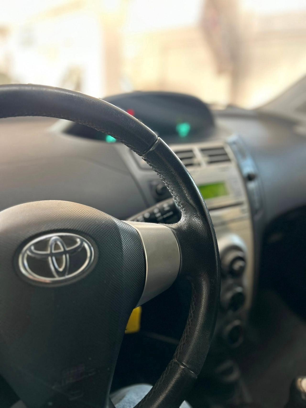 Toyota Yaris 1.0 -2008 FRIZIONE NUOVA