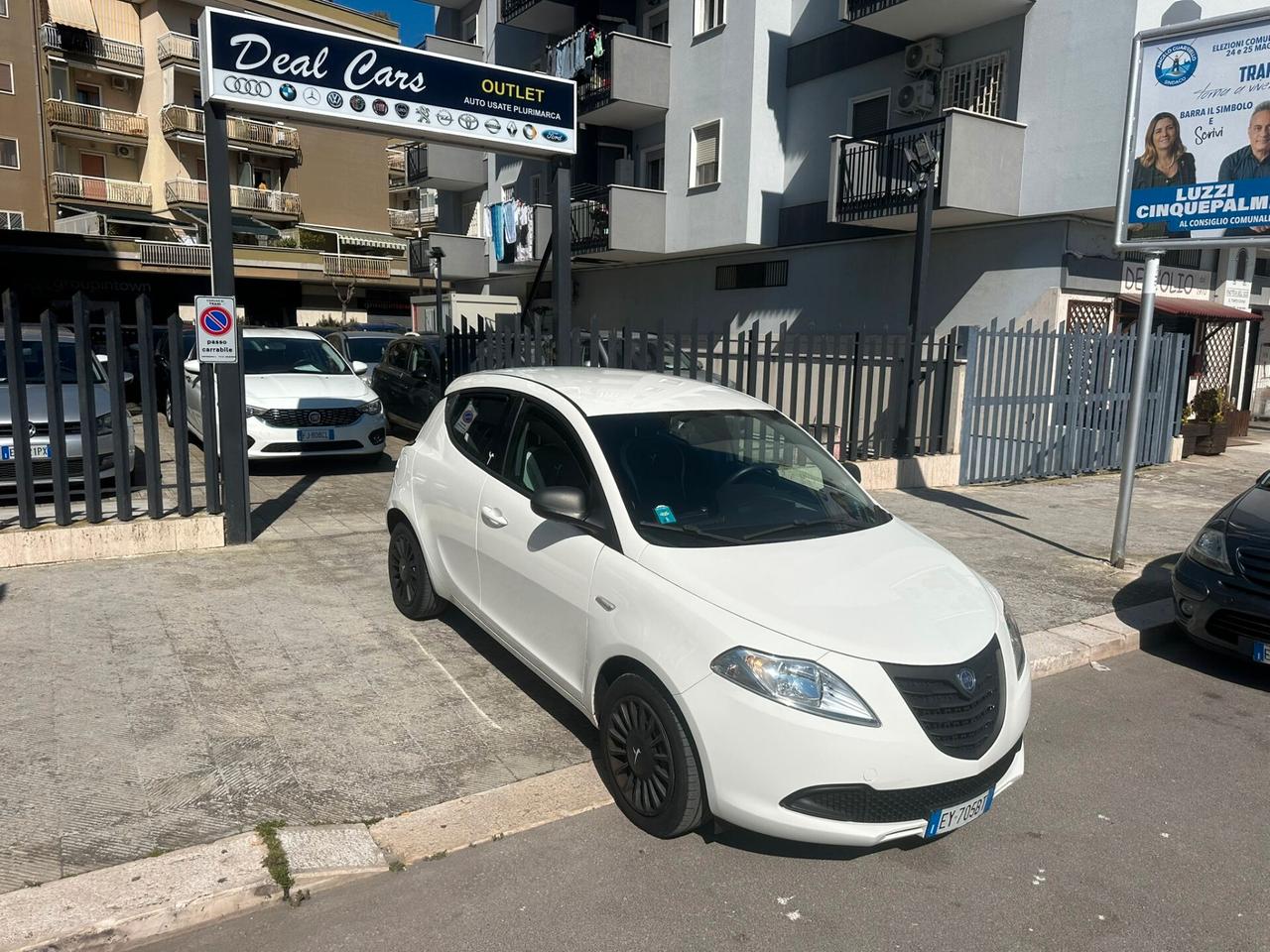 Lancia Ypsilon 1.2 69 CV 5 porte Silver