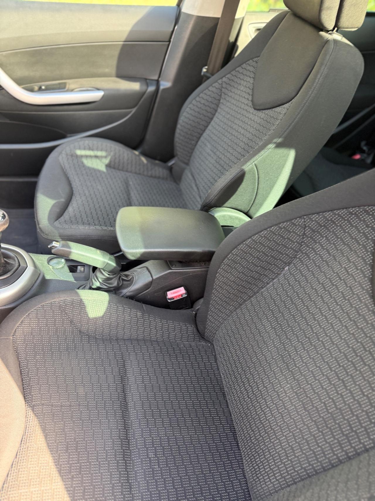 Peugeot 308 1.6 HDi 110CV