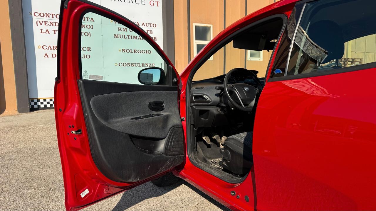 Lancia Ypsilon 1.2 69CV NEOPATENTATI - 2019