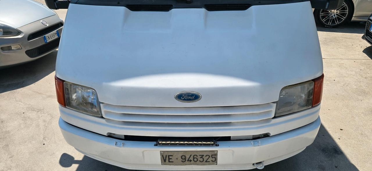 Ford transit 2.5 td. Pronto per il vostro viaggio