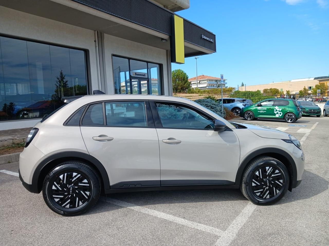 Fiat 600 Hybrid 110 CV DCT MHEV Business