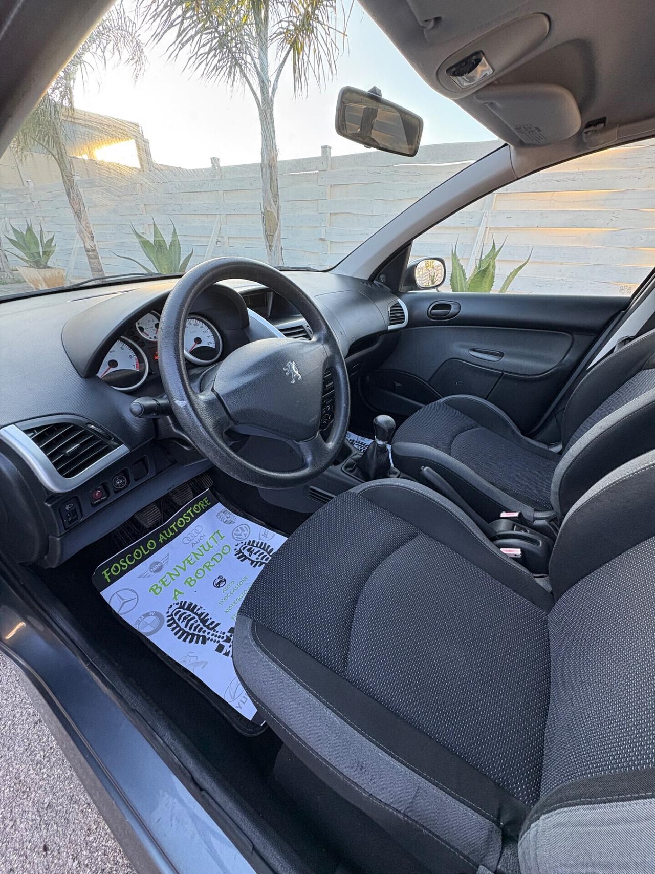 Peugeot 206 Plus 1.1 5p. GPL tagliando e distribuzione ok