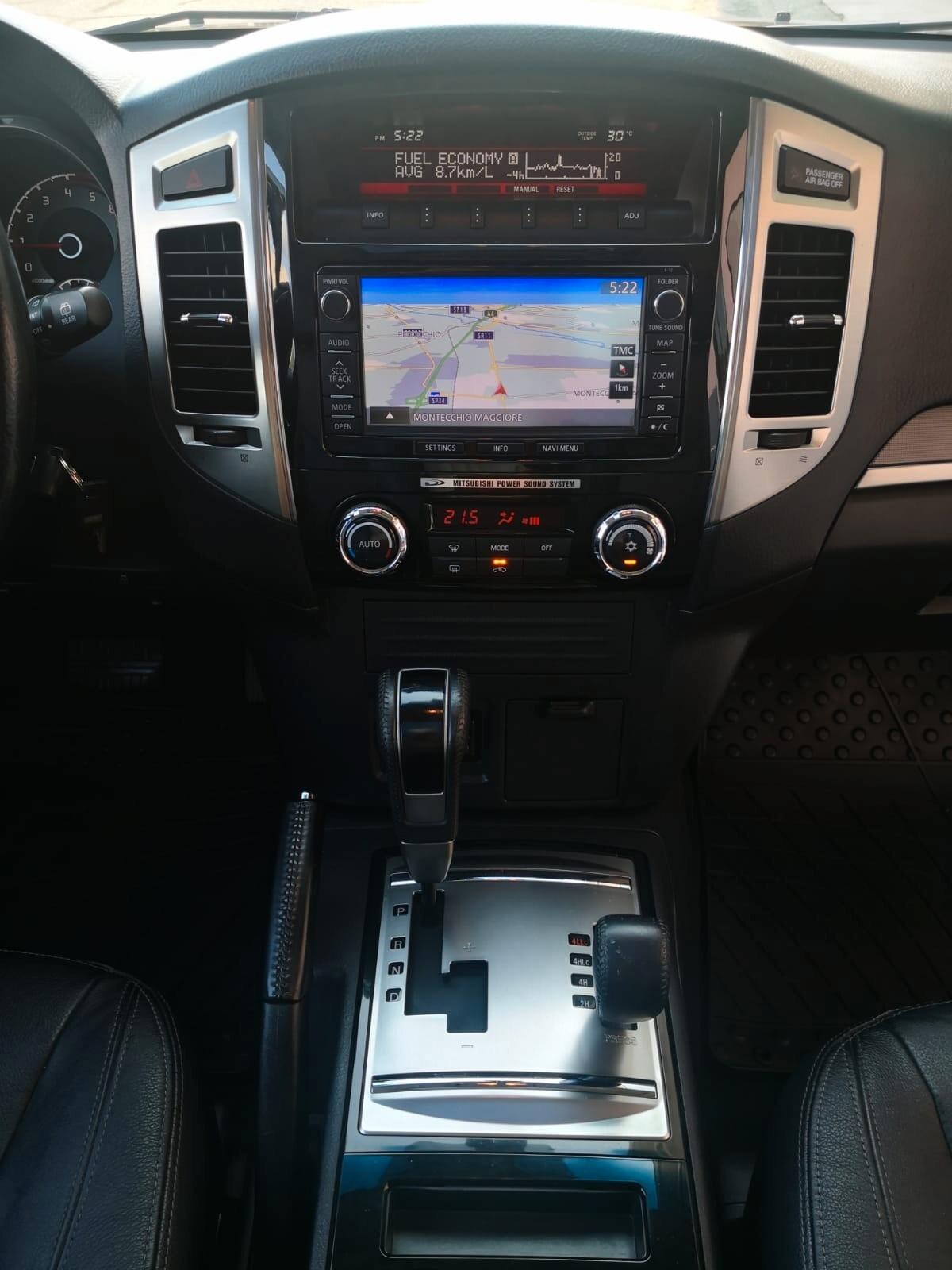 Mitsubishi Pajero 3.2 DI-D 16V aut. 3p. ***TETTO***TELECAMERA***PELLE***NAVI***