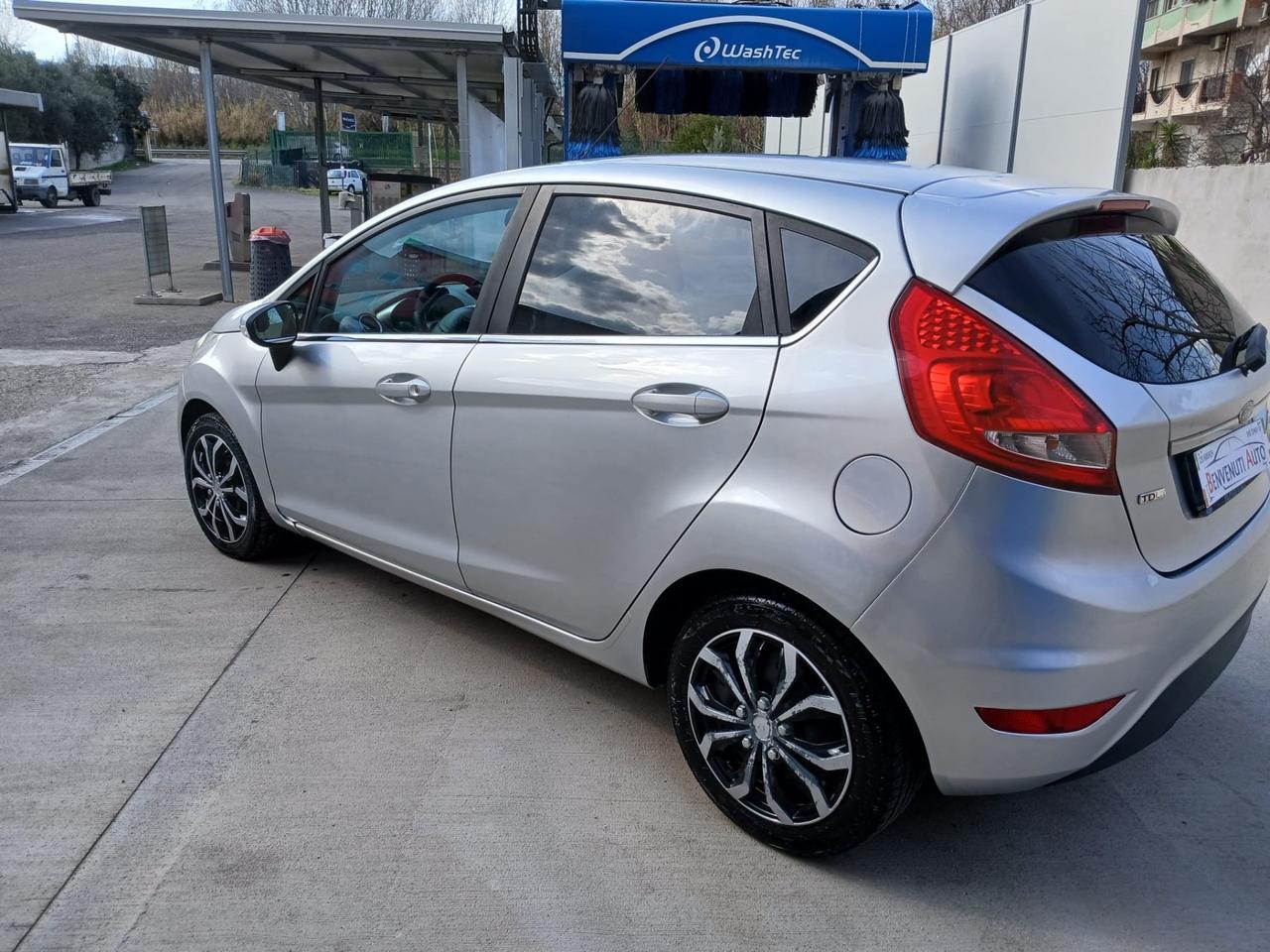 Ford Fiesta 1.4 TDCi 68CV 5 porte Titanium