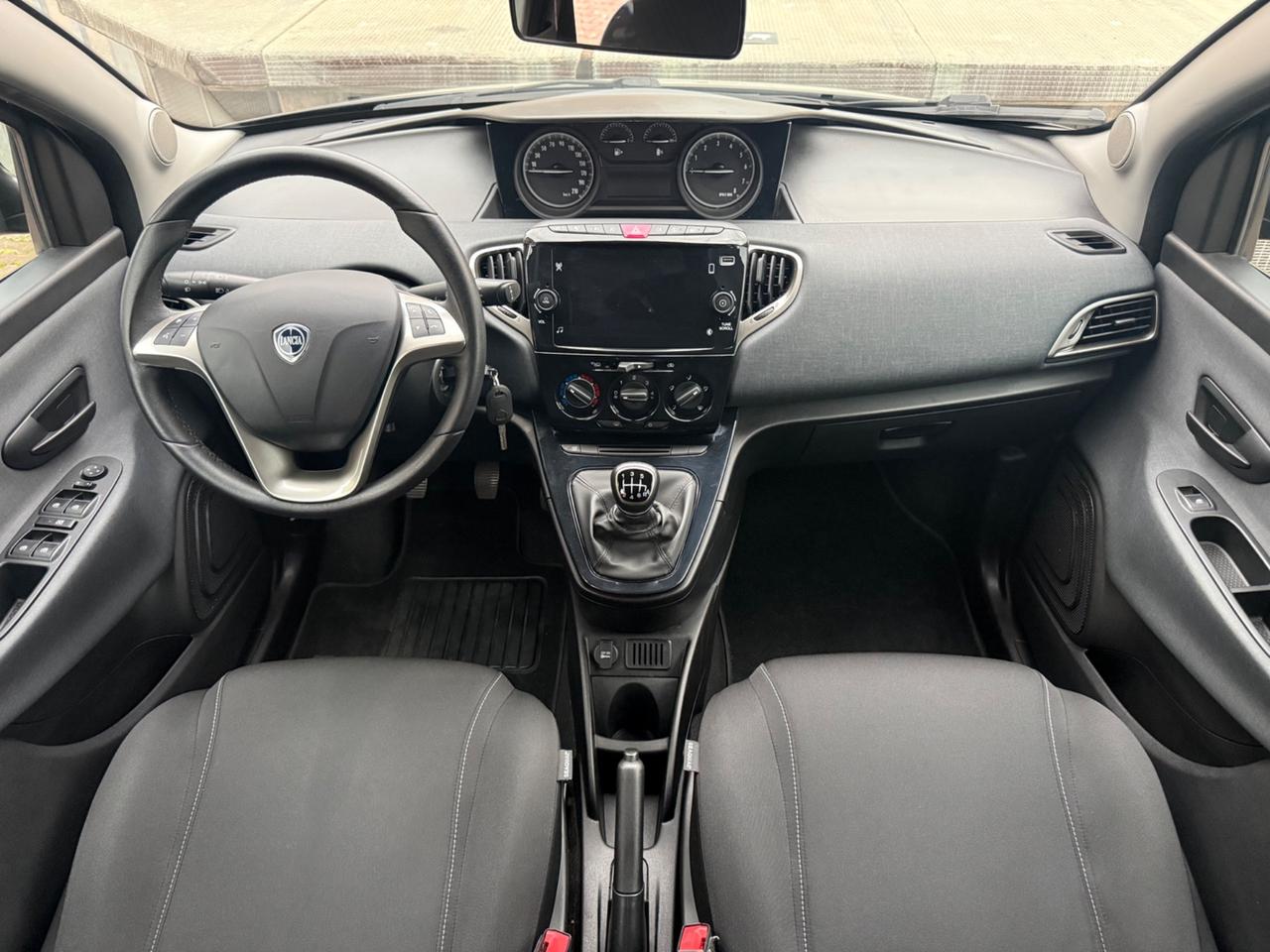 Lancia Ypsilon 1.0 Firefly Hybrid Gold PERFETTA!!!