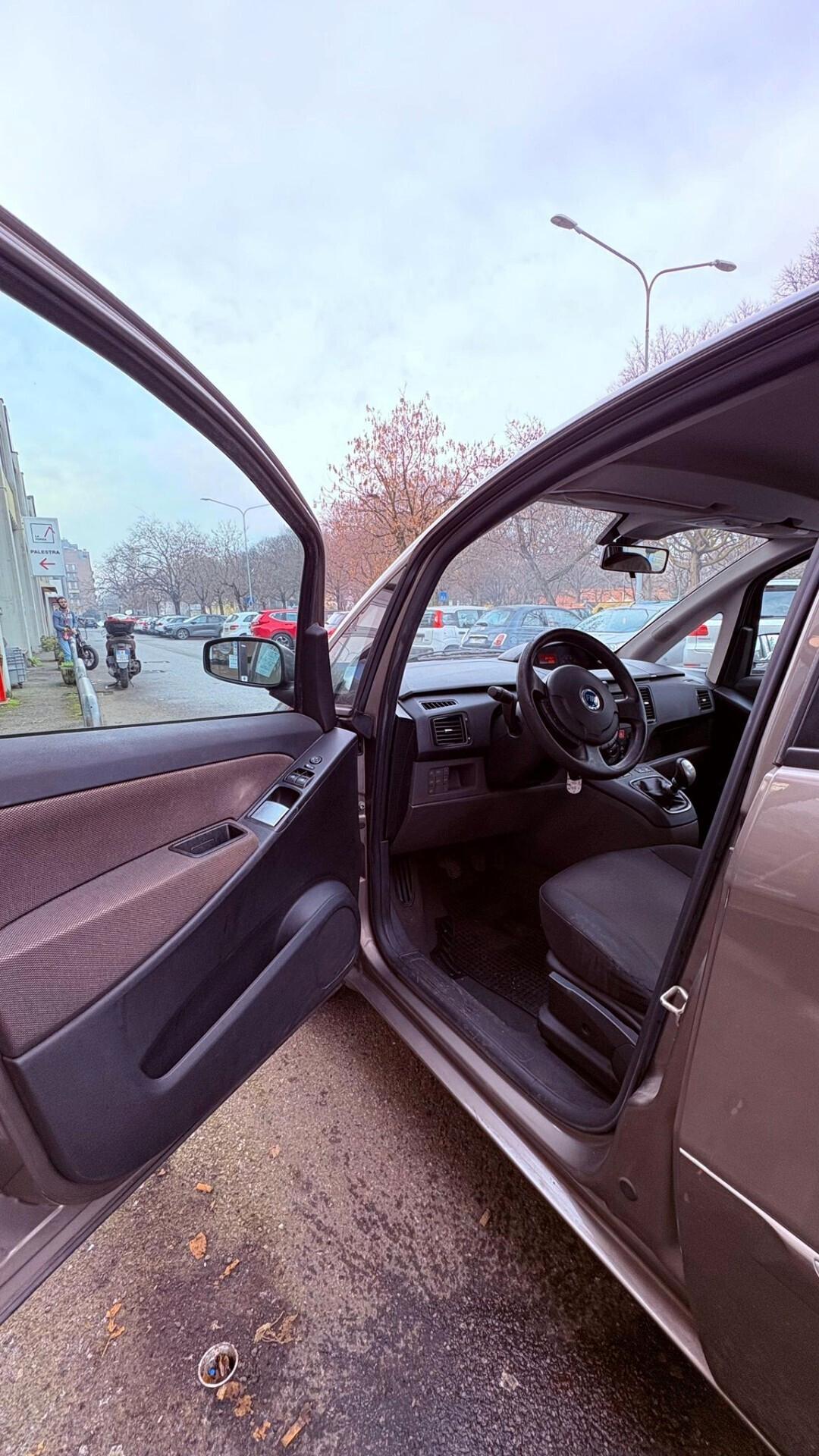 Fiat Idea 1.4 16V Emotion