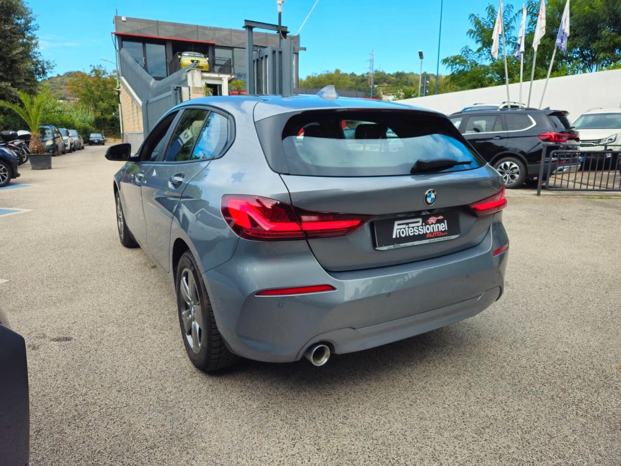 Bmw 116 116d 5p. Business Advantage