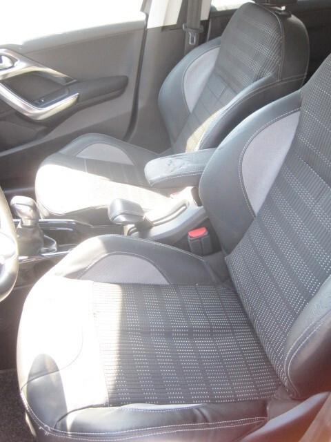 Peugeot 2008 BlueHDi 100 Allure