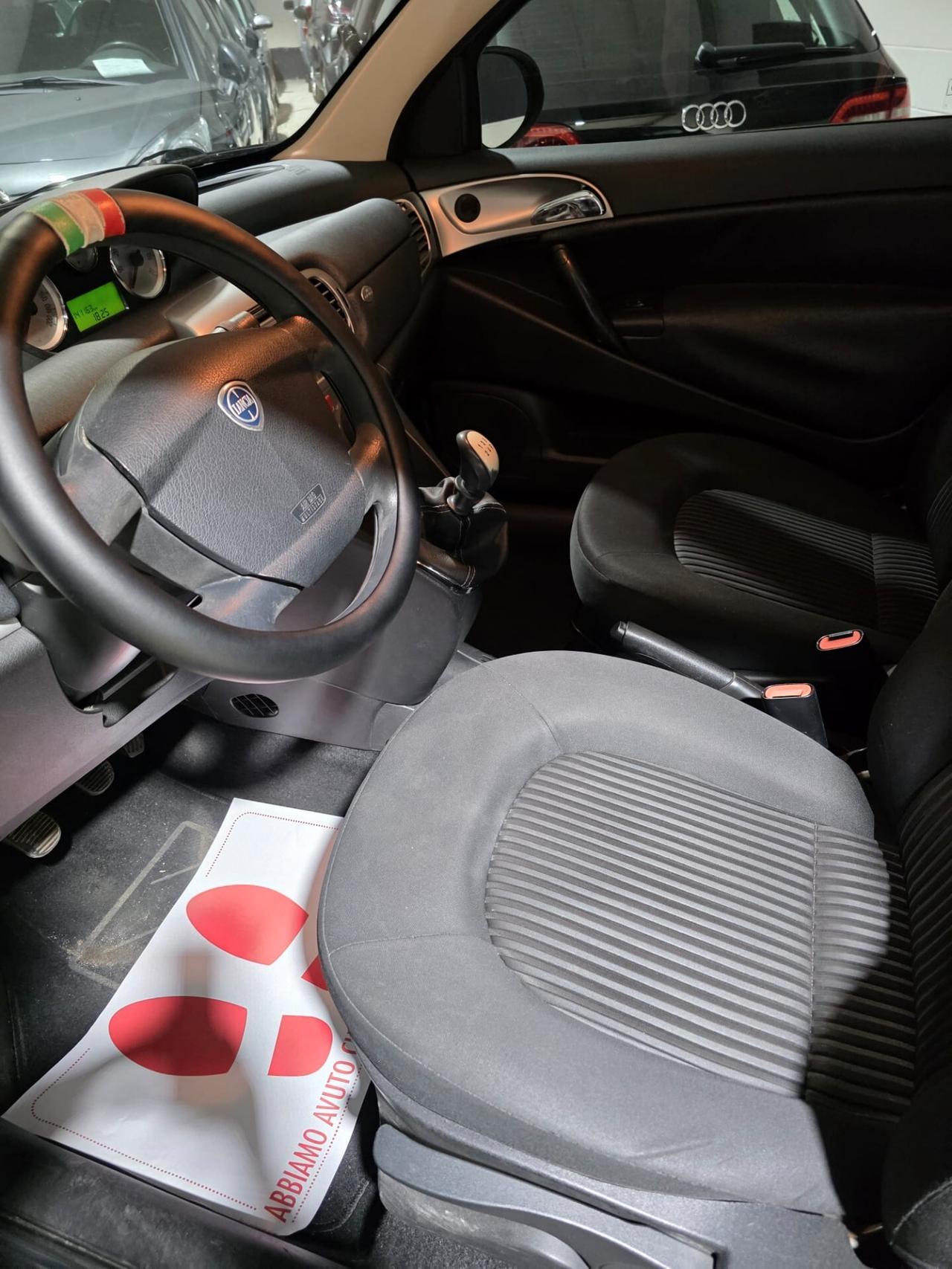 Lancia Ypsilon 1.4 Oro