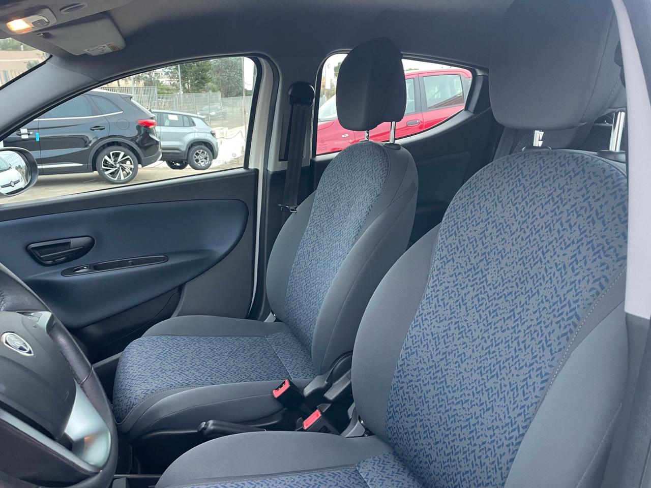 Lancia Ypsilon 1.2 69 CV 5 porte GPL Gold "Km 25.000"