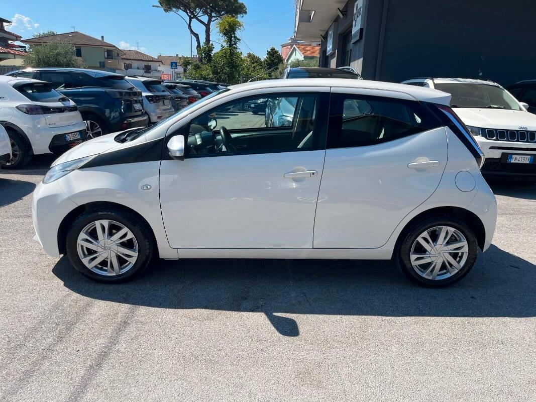 Toyota Aygo 1.0 x-pure 5p