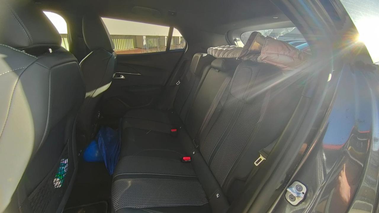 Peugeot 2008 BlueHDi 130 EAT8 GT