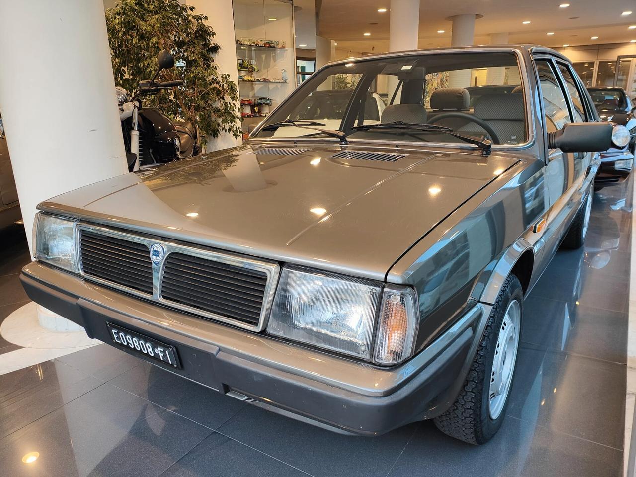 Lancia Prisma 1.6 - 4.970 KM - Pari al nuovo