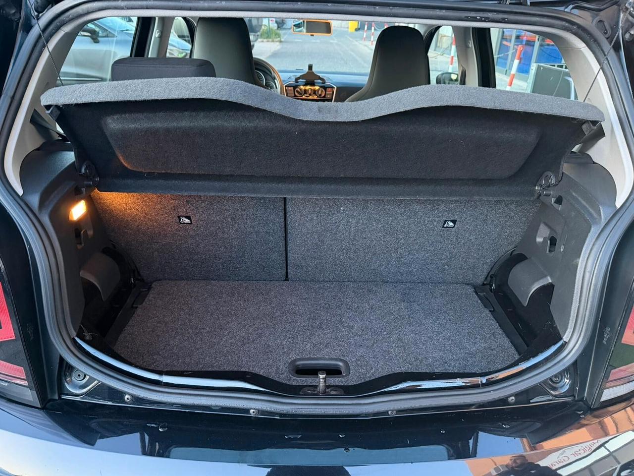 Volkswagen up! 1.0 75 CV 5p. high