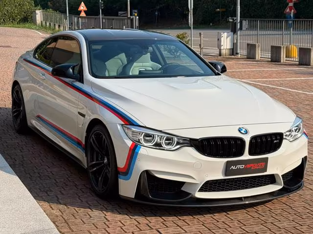 BMW M4 Coupé | M PERFOMANCE | FULL CARBON SPEC