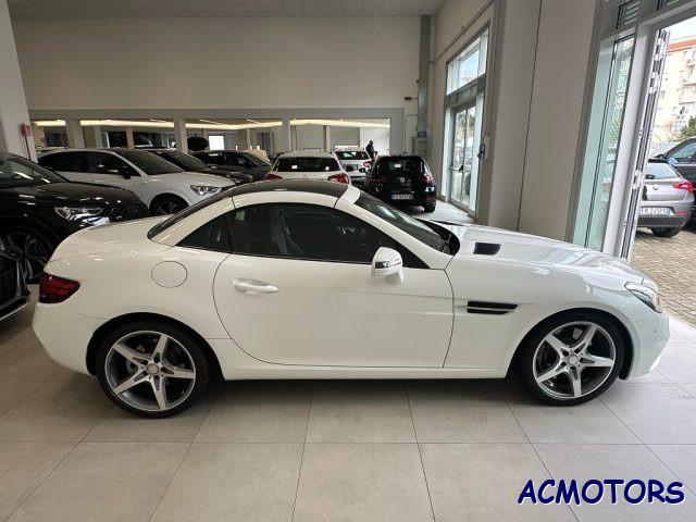 MERCEDES-BENZ SLC 200 AMG line