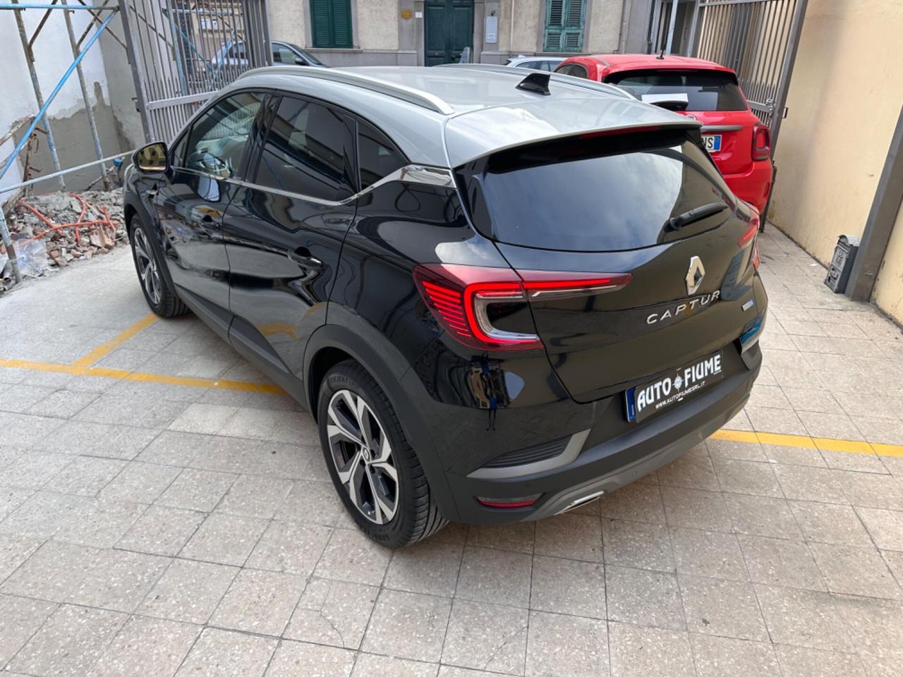 Renault Captur Hybrid E-Tech 145 CV RS Line