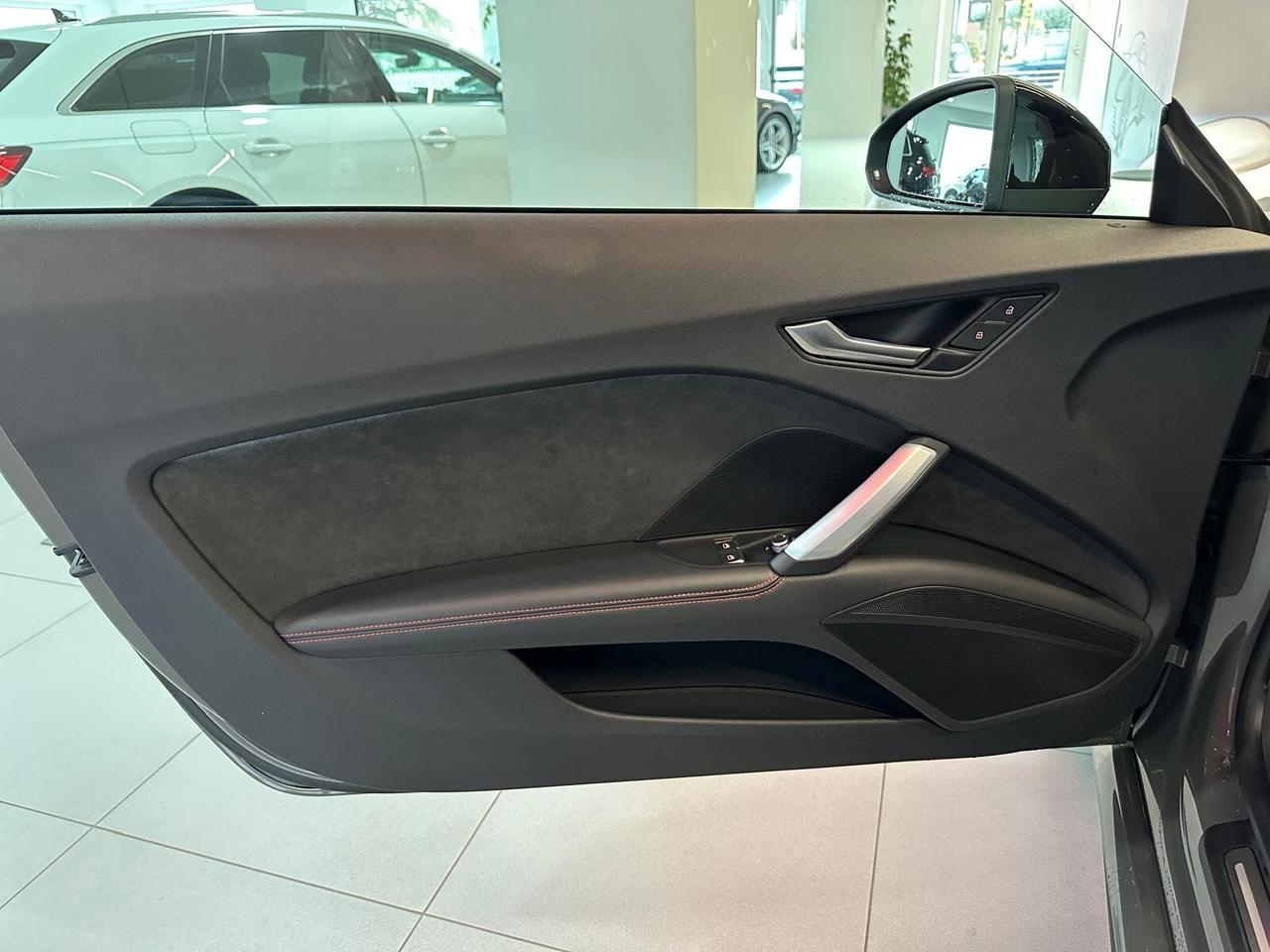 Audi TT Roadster 40 2.0 tfsi s-tronic S-line